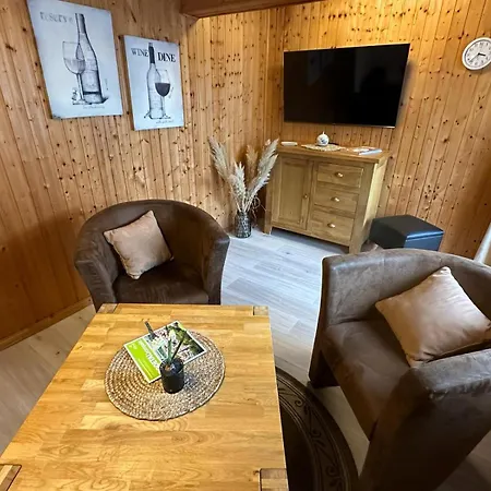דירה Christels 1 In Mit Sonnenterrasse Und Grill
