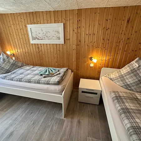 Christels 1 In Mit Sonnenterrasse Und Grill Thale